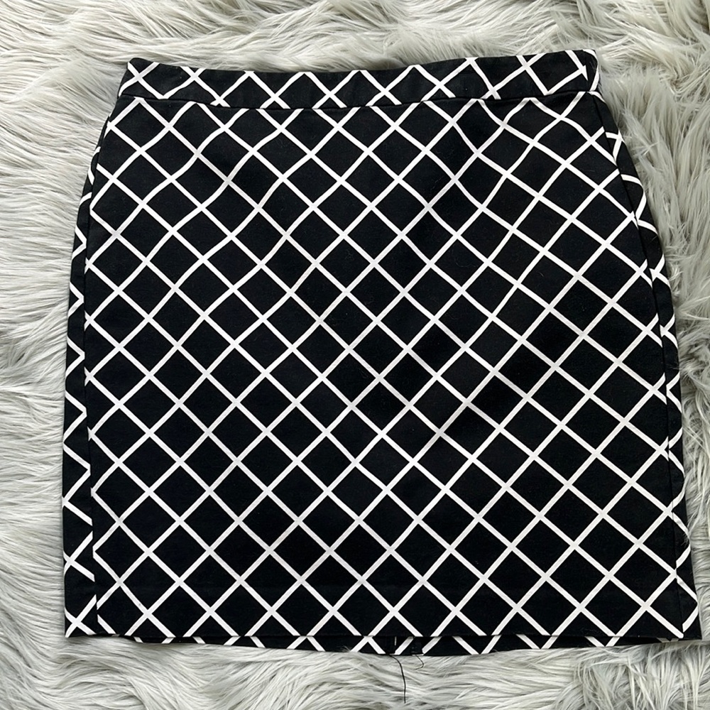 Banana Republic Black & White Pencil Skirt
